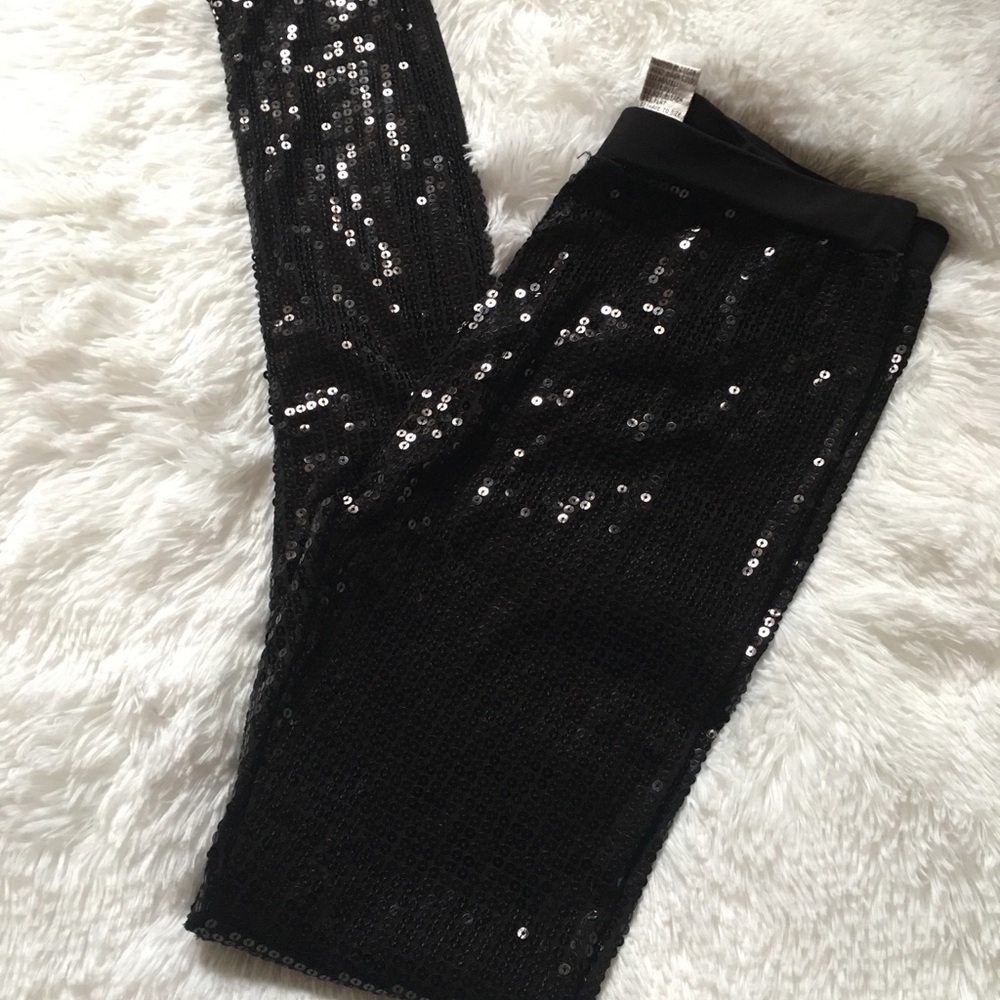 🛑 Sequin leggings.